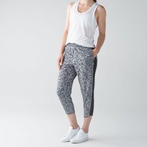Lululemon ‘For Love Crop’ Swift Ultra Light Joggers - Size 8